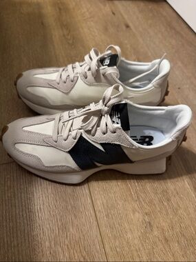 New Balance 327 women’s 8